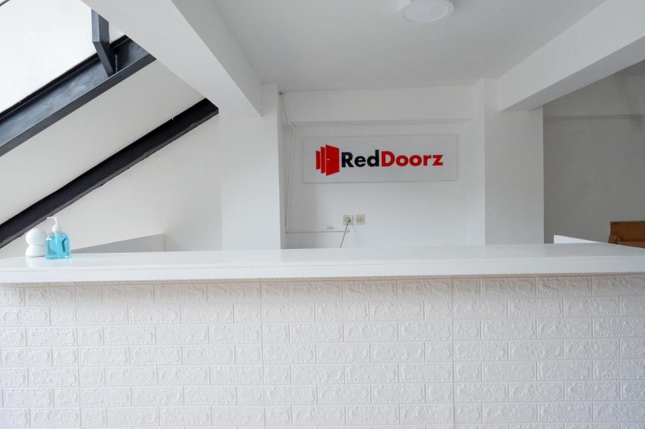 RedDoorz @ Demangan Sari Residence Pakualaman Buitenkant foto