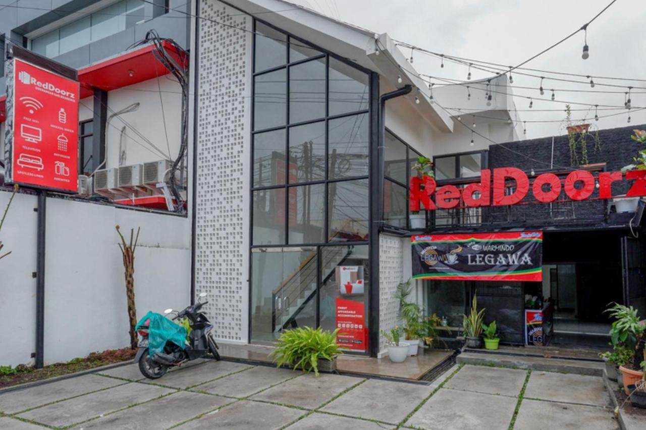 RedDoorz @ Demangan Sari Residence Pakualaman Buitenkant foto