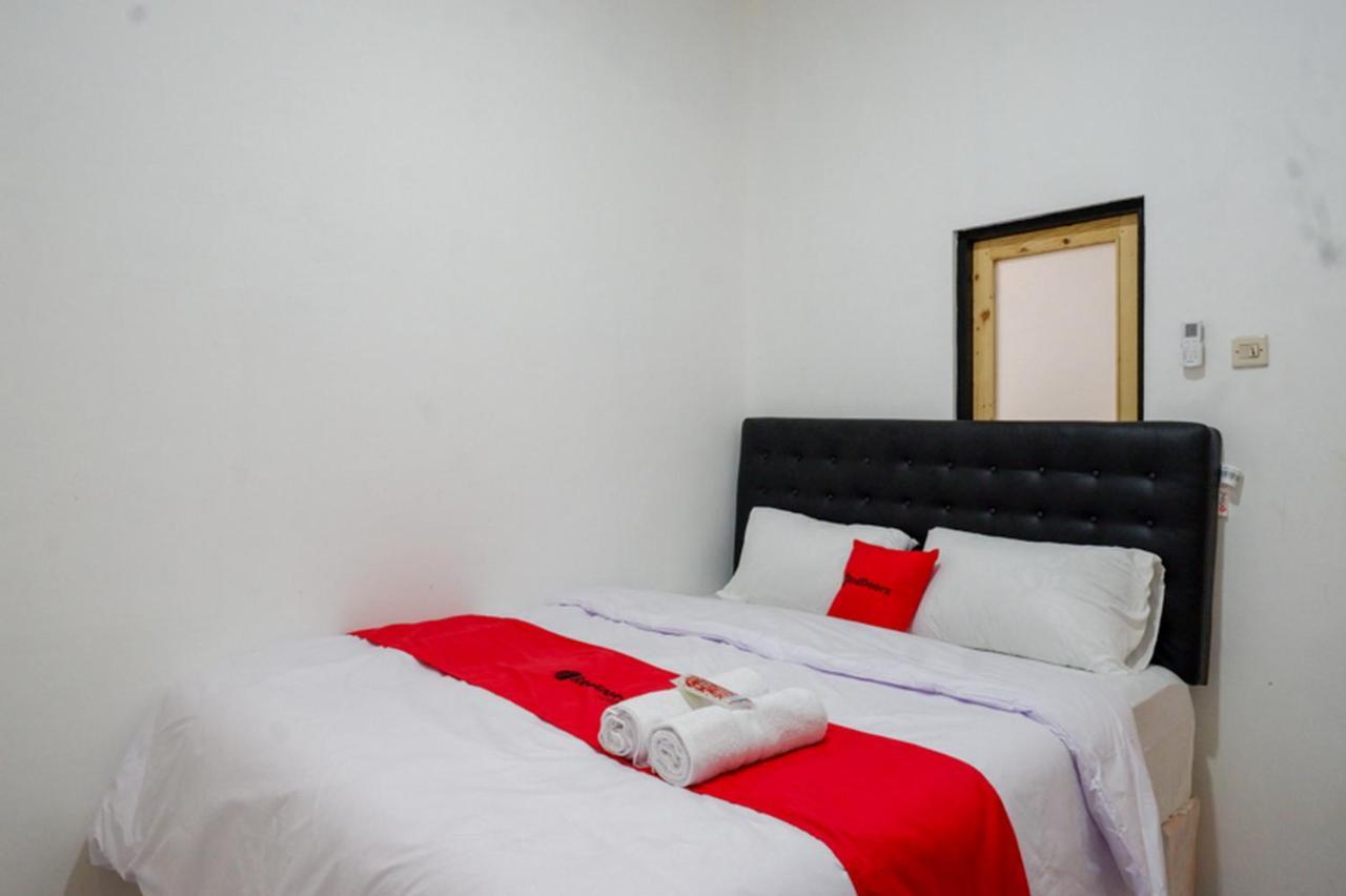 RedDoorz @ Demangan Sari Residence Pakualaman Buitenkant foto