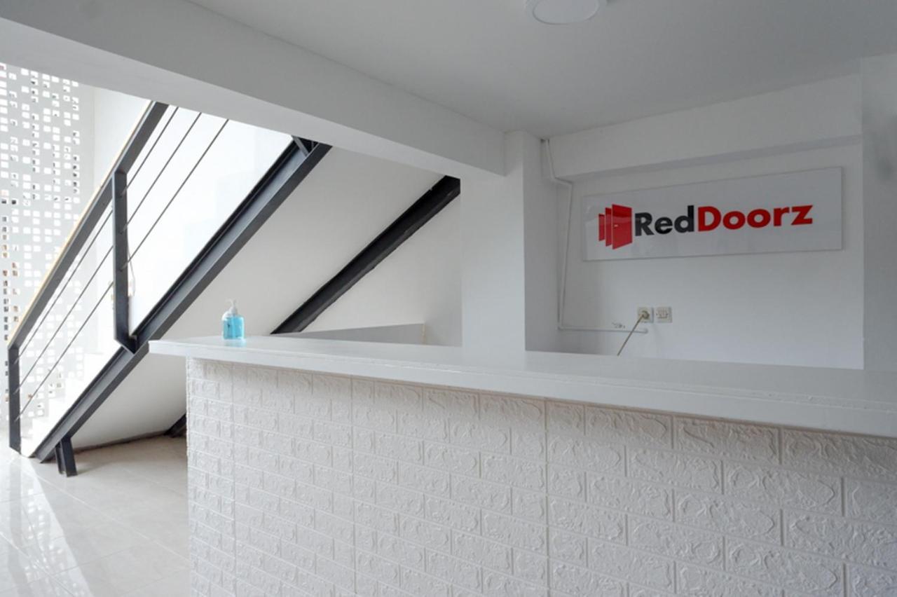 RedDoorz @ Demangan Sari Residence Pakualaman Buitenkant foto